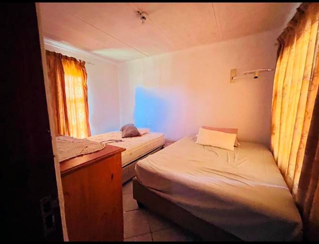 2 BEDROOM HOUSE FOR SALE IN ESIKHAWINI H